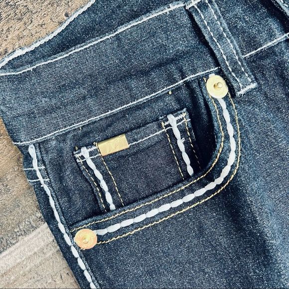DG2 by DIANE GILMAN LIKE NEW Mid Rise Dark Wash Straight Fit Jeans 2P - Picture 3 of 10